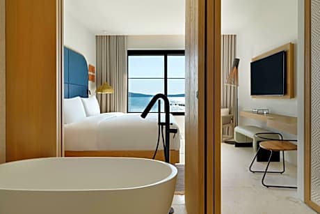 WOW Bayfront Infinity, 2 Bedroom Suite, Sea view, High floor