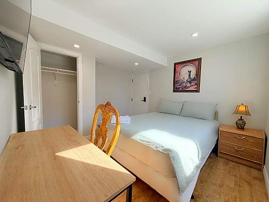 Cozy Rooms in Bright Walkout Suite - Newly Renovated in 2026