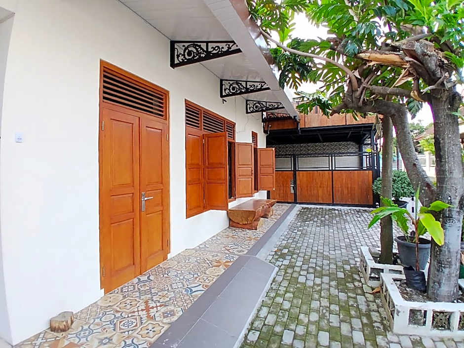 RedDoorz at Ndalem Eyyang Syariah Stasiun Klaten