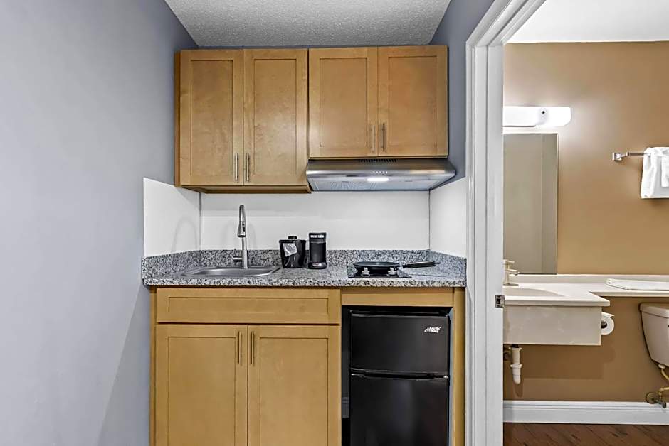 Suburban Studios Stuart near Federal Hwy 1