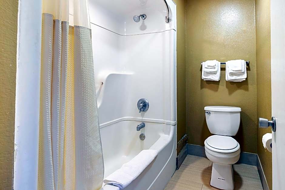 OYO Hotel Lake Charles Hwy 10