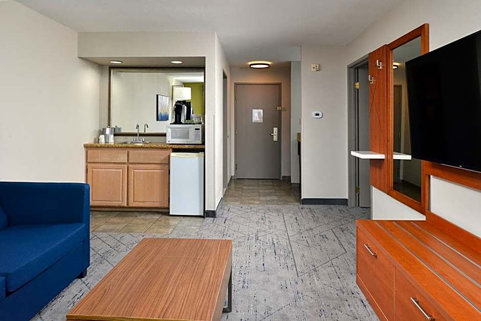 Holiday Inn Express Hotel & Suites Farmington By IHG