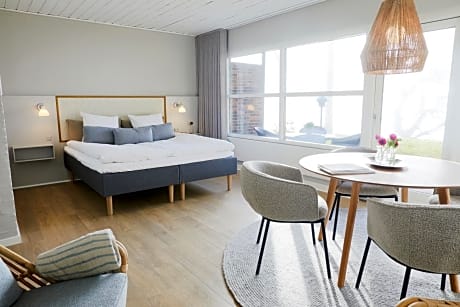 Two-Bedroom Apartment with Sea View