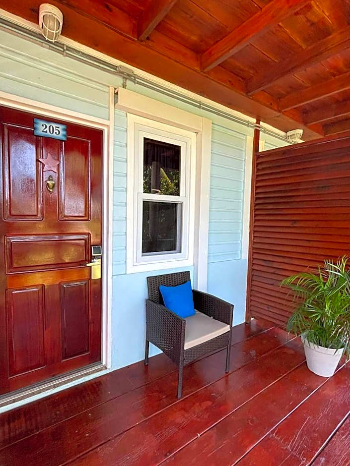 Hotel and Dive Center Roatan Yacht Club