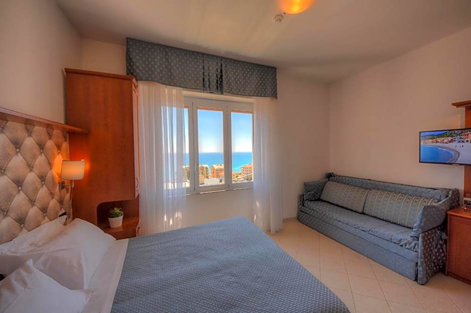 Hotel Noris