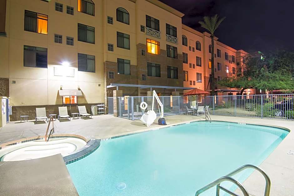 Holiday Inn & Suites Goodyear - West Phoenix Area By IHG