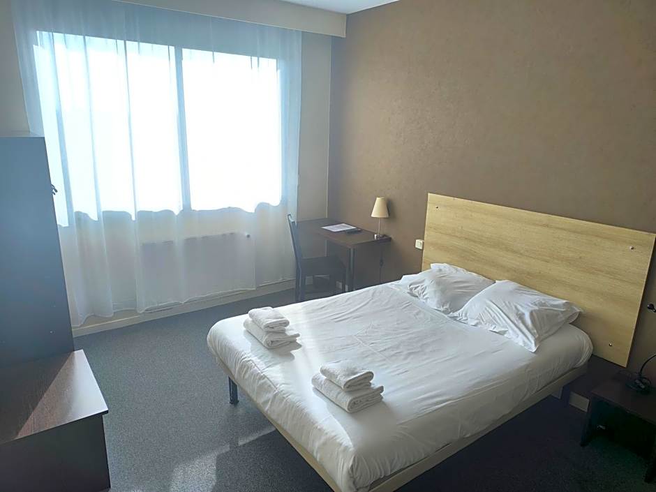 Adonis Lyon Est Hôtel Artys