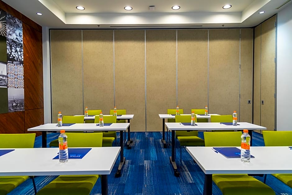 Holiday Inn Express And Suites Ensenada Centro By IHG