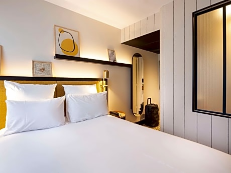 Classic room with 1 single bed