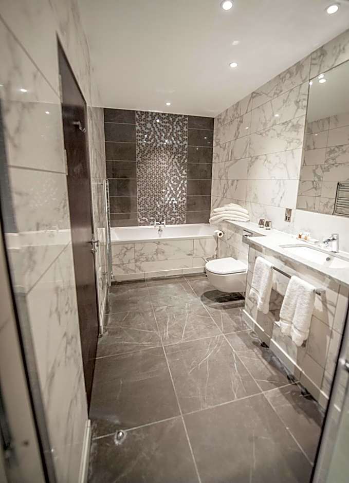 Parklands Hotel & Country Club