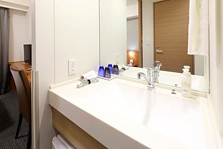 Economy Single Room with Shared Bathroom