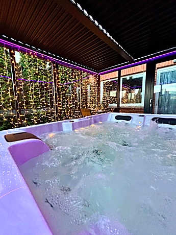 Apartament "Love Island" Jacuzzi SPA z dużą wanną z hydromasażem dla Dwojga