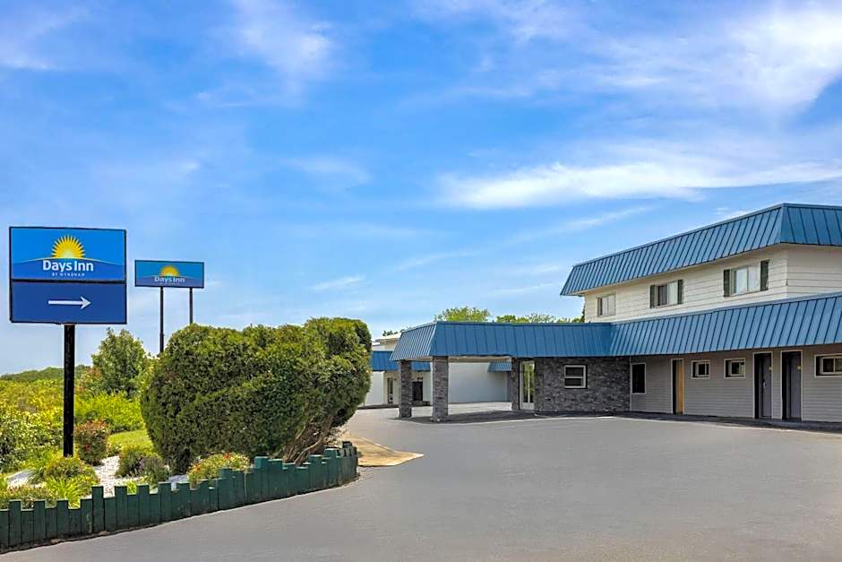 Days Inn by Wyndham Moosic