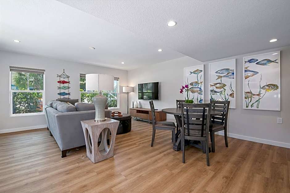 Escape Coastal Resort on Casey Key