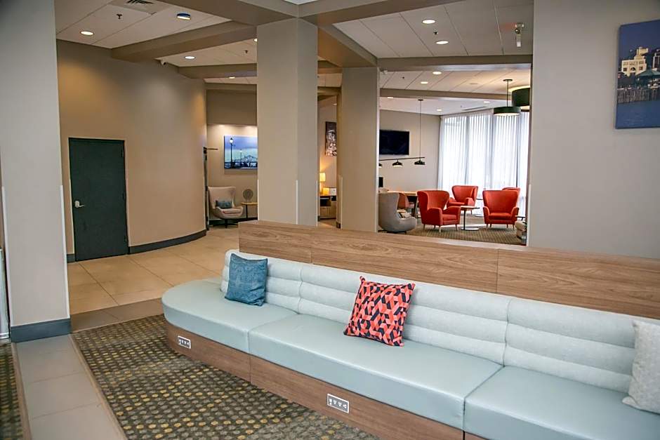 Holiday Inn New Orleans West Bank Tower By IHG