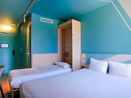 Standard Room with a Double Bed and a Single Bed