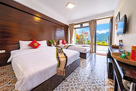 Twin Room with Mountain View