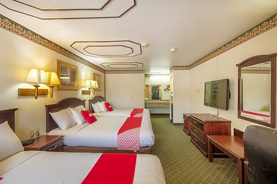 Three Rivers Executive Inn & Suites By OYO