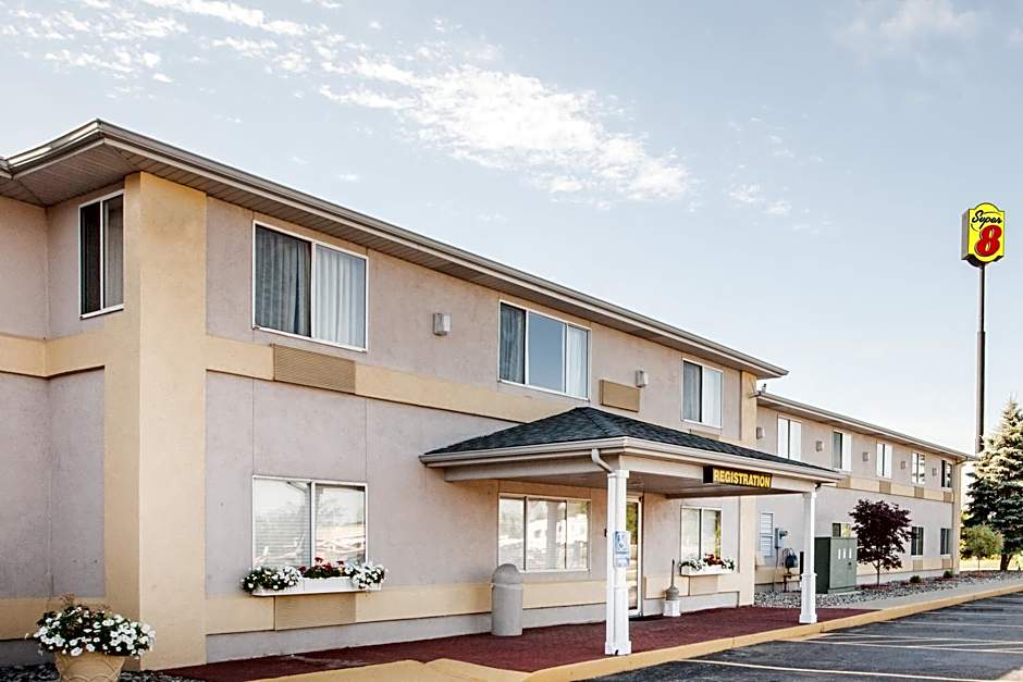 Super 8 by Wyndham Ionia MI