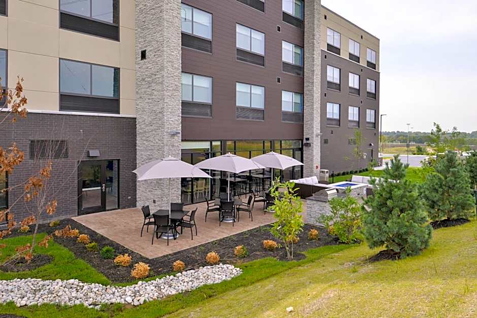 Holiday Inn Express And Suites Olathe West By IHG