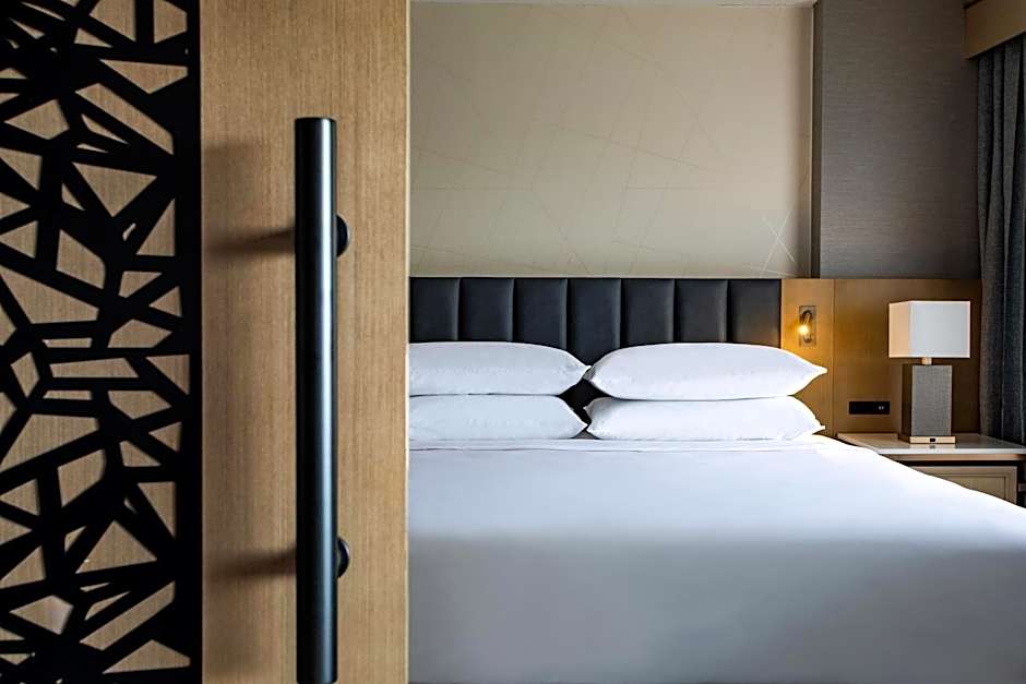 Sheraton Suites Columbus Worthington