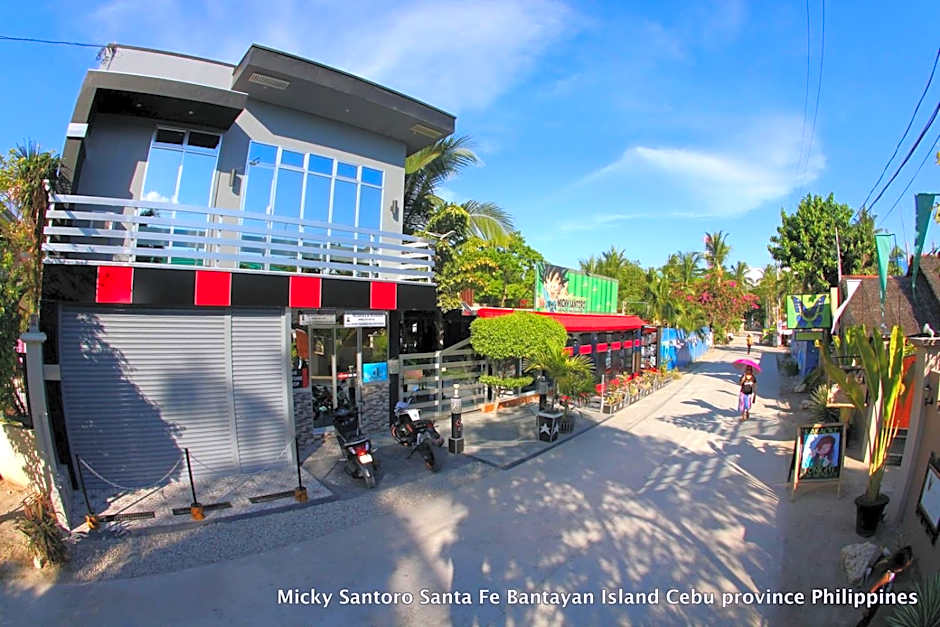 Micky Santoro Hotel & Restaurant