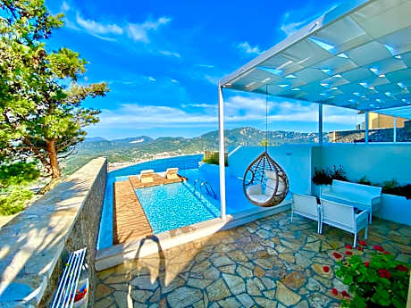 Zeus Throne Suites