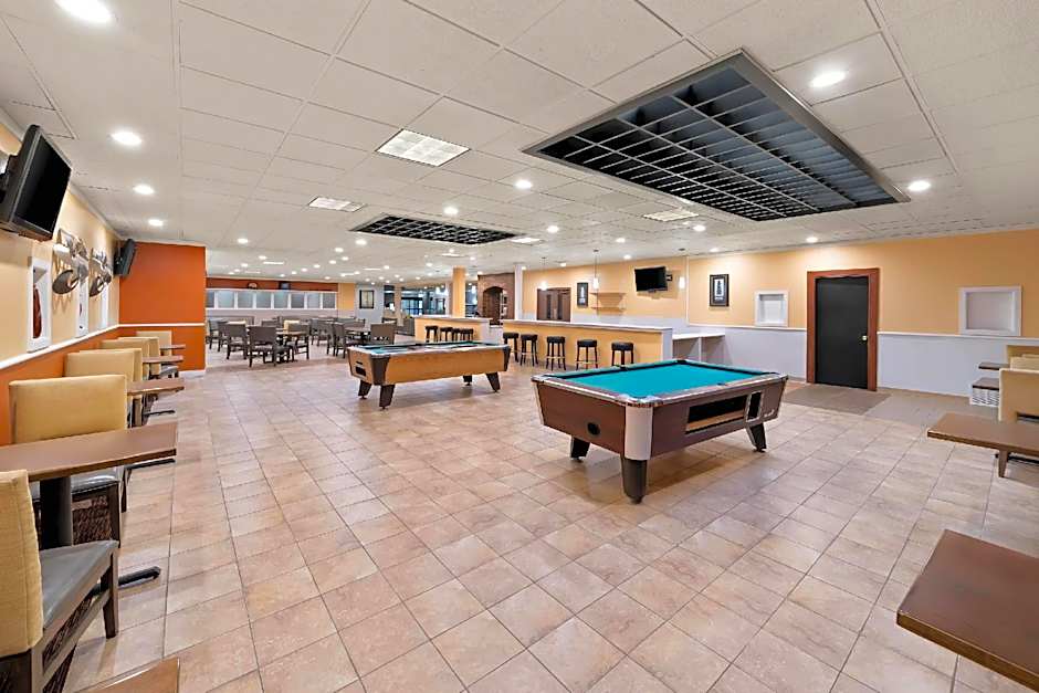 Suburban Studios, Kearney