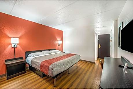 King Room - Non-Smoking
