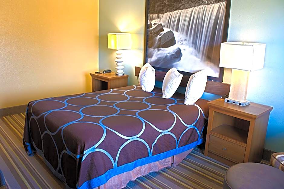 Super 8 by Wyndham Abilene KS