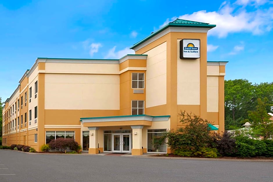 Days Inn & Suites by Wyndham Albany