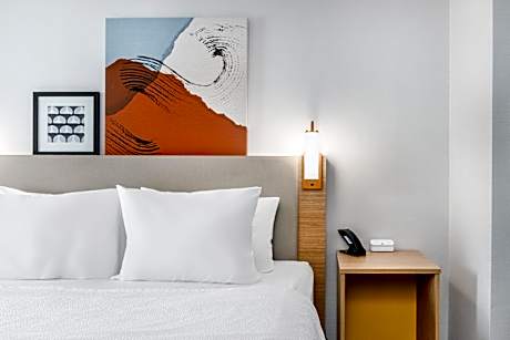 1 King Bed Mobility Accessible With Bathtub