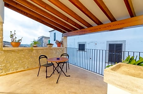 Embat Hostel