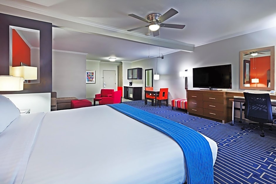 Holiday Inn Express & Suites Houston East, by IHG