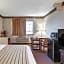 Econo Lodge Inn & Suites El Paso