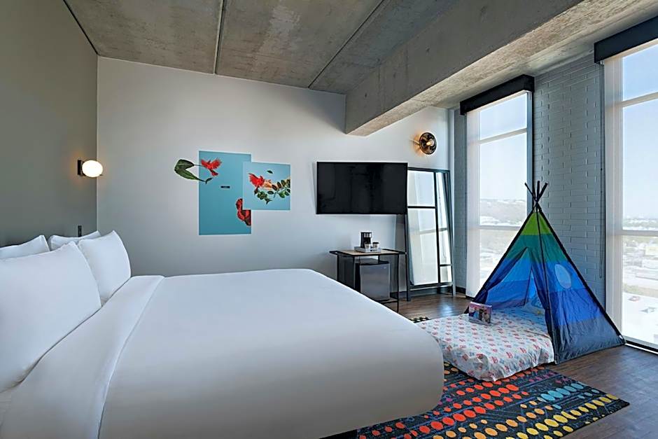 Aloft Guadalajara Sur