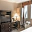 Econo Lodge Inn & Suites Downtown