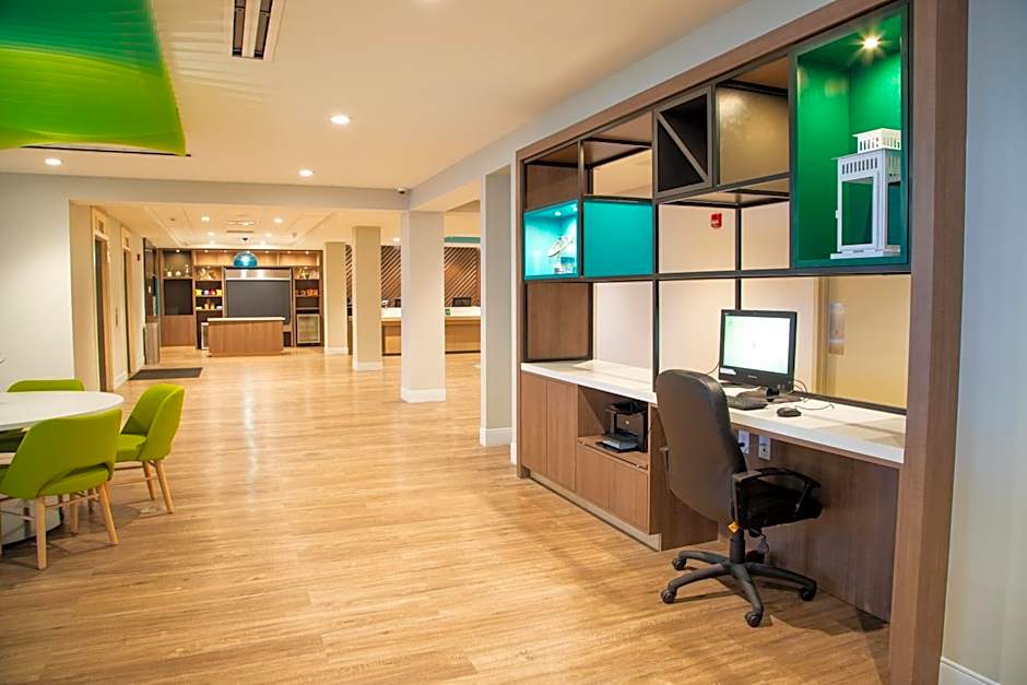 Holiday Inn Resort Oceanfront at Surfside Beach by IHG