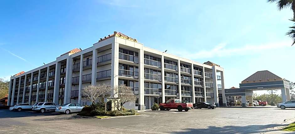 Quality Inn & Suites Baton Rouge West - Port Allen