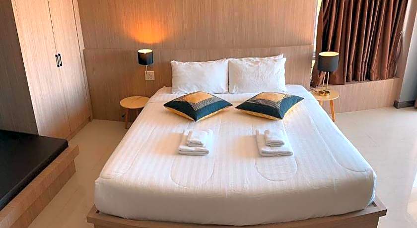 Home Place  Lopburi Hotel