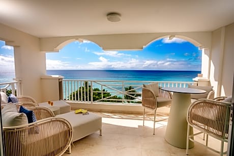 Luxury Concierge Two Bedrooms Oceanfront Suite 