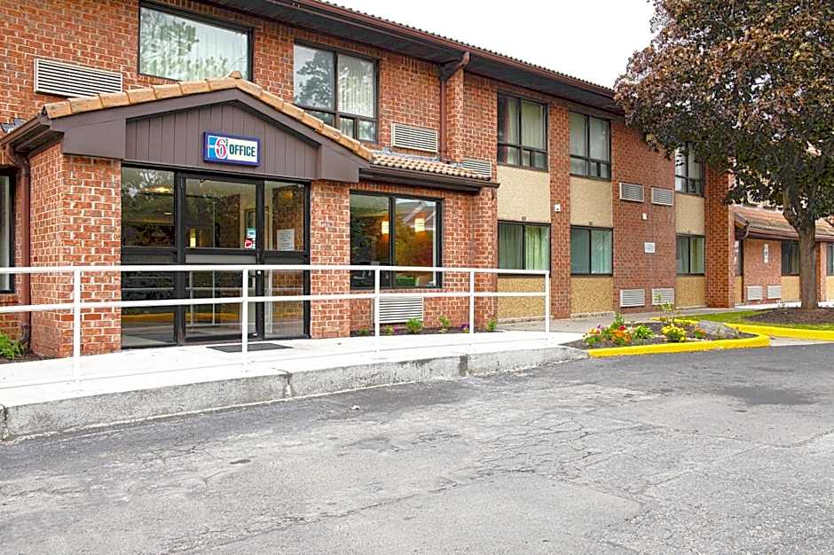 Motel 6-East Syracuse, NY