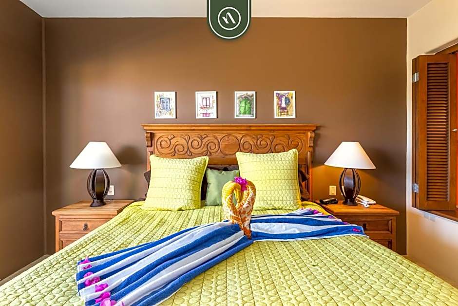 2BR Condo - Private Patio - Ocean View