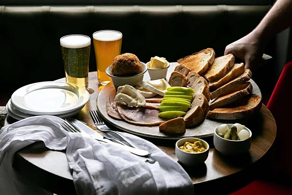 Rose And Crown Hotel