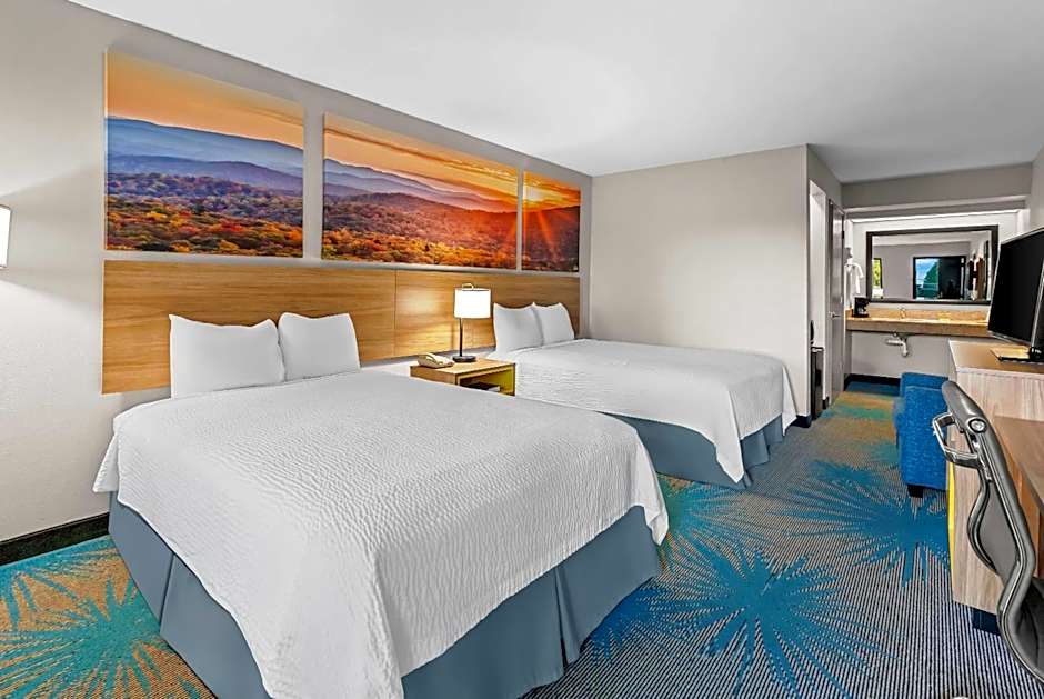 Photo 1 of 6 of 2 Double Beds, Mobility Accessible, Grab Bars, Bathtub, Nonsmoking