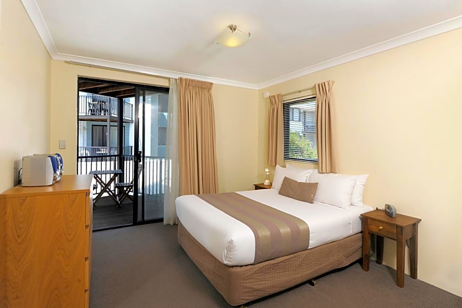 Lodestar Waterside Apartments