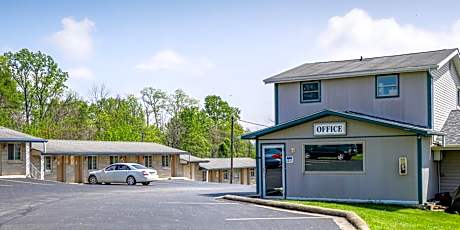 Economy Inn Bloomington