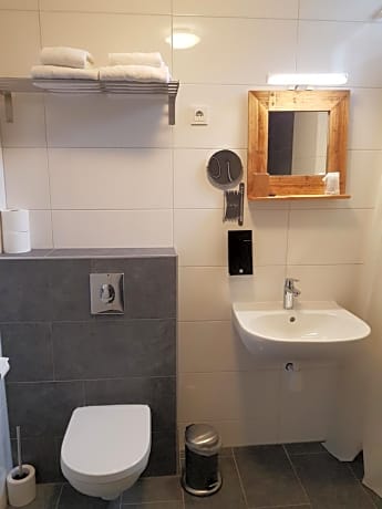Budget Double Room with Private External Bathroom
