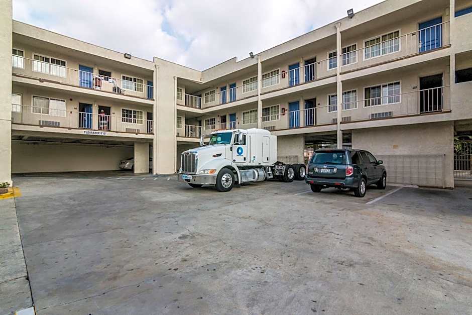 Motel 6 Bell Gardens