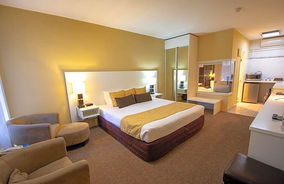Elkira Court Motel